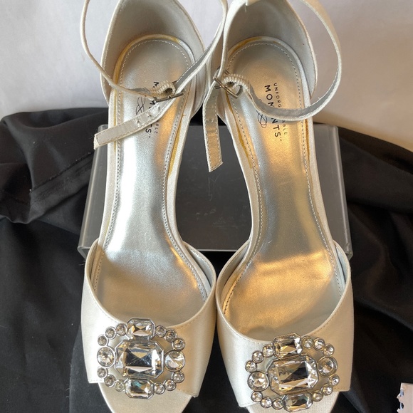 Vintage 90s White Satin Shoes, US 6, New Unworn, Rhinestone Buckle - Picture 3 of 7